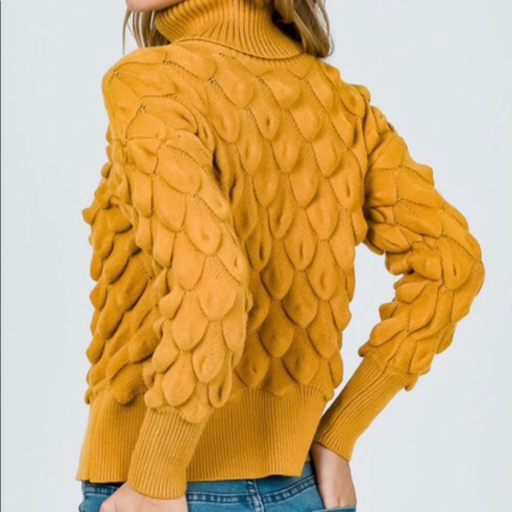 Just In!! Scaly Sweater - Picture 4 of 5